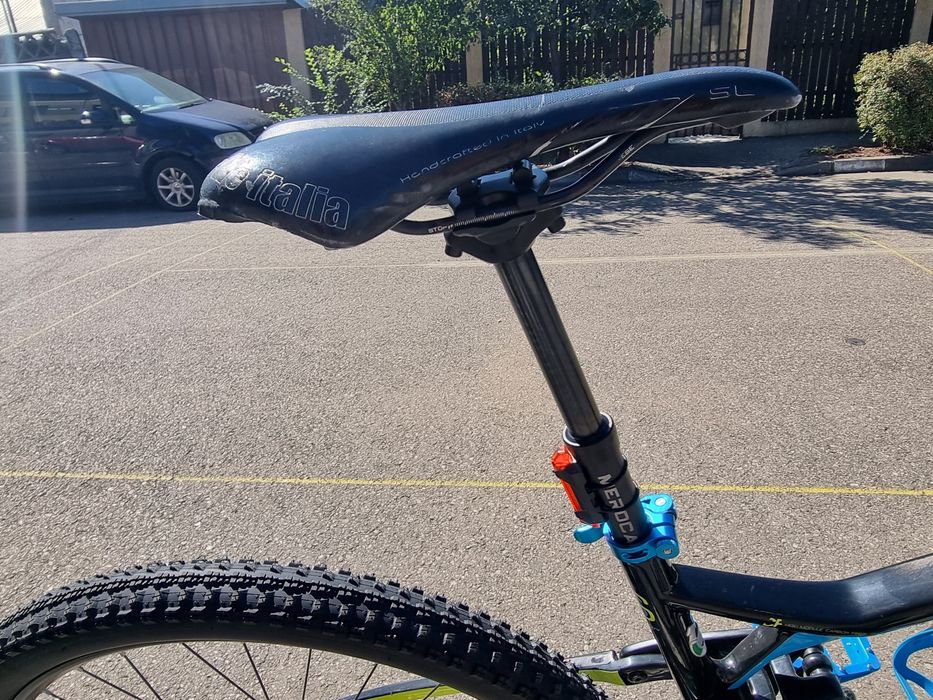 Bicicleta full suspension