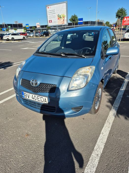 Vând Toyota Yaris