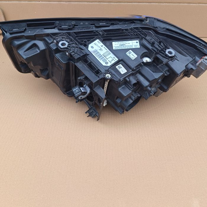 Десен фар BMW G30 Laser LCI ФАР G30 LASER 5A338F2-04