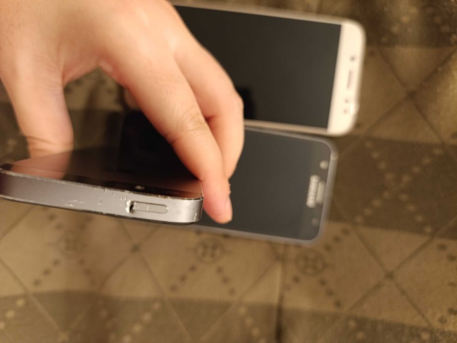 Telefoane defecte nefunctionale pentru piese