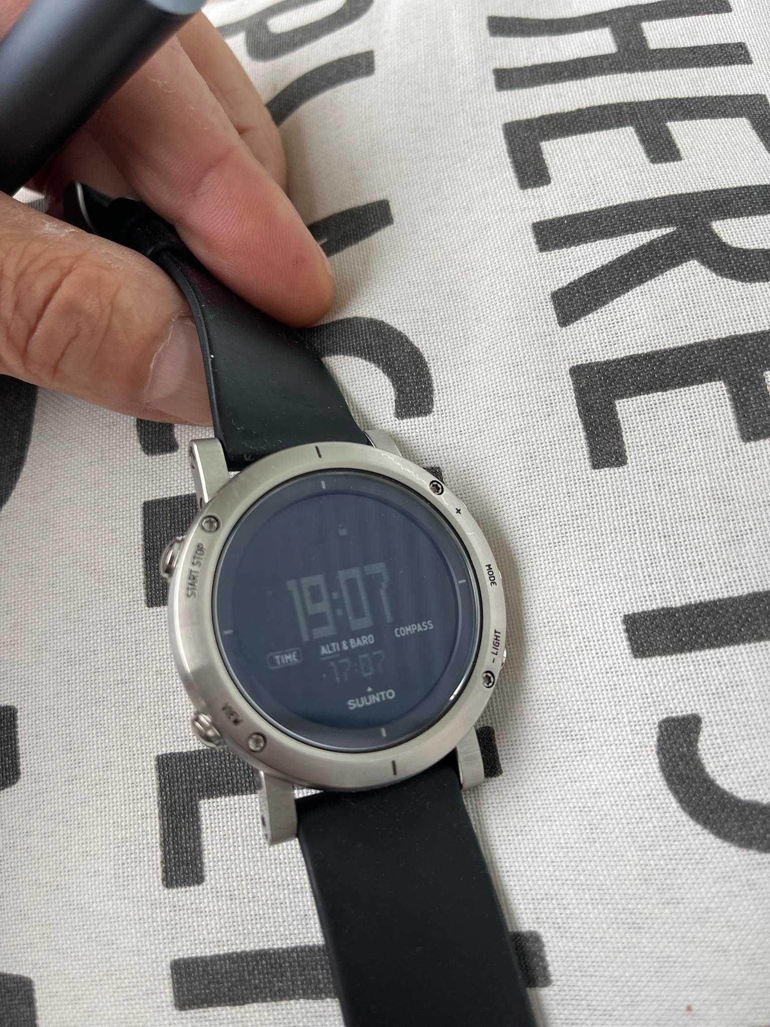 SUUNTO CORE Brushed отлично състояние