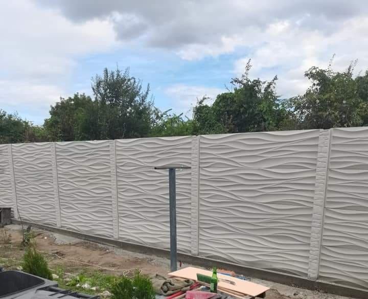 Gard din placi prefabricate de beton