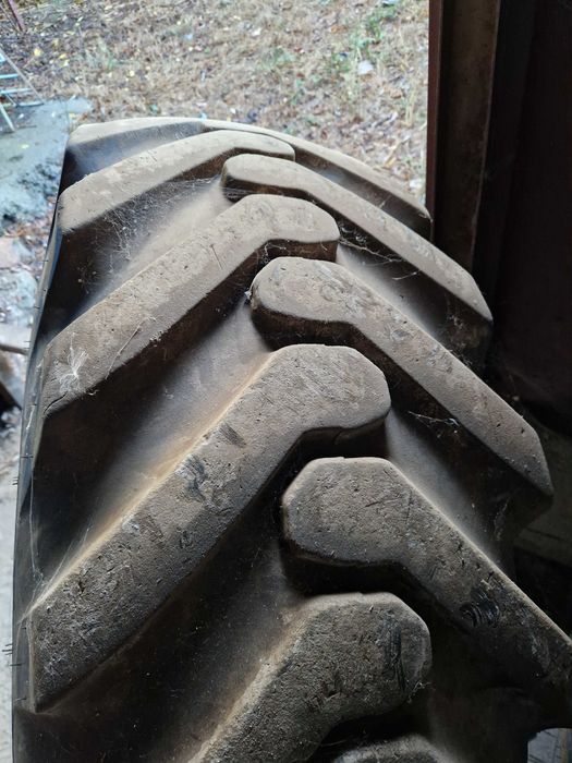 Anvelopa ozka 16.9-28 buldo excavator