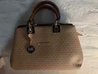 Дамски чанти Michael Kors