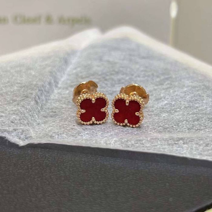 Серьги от Van Cleef