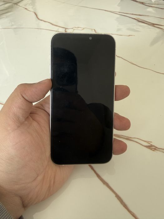 iPhone 12 128GB — в хорошем состоянии