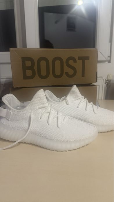 Yeezy 350 Cream White / Triple White