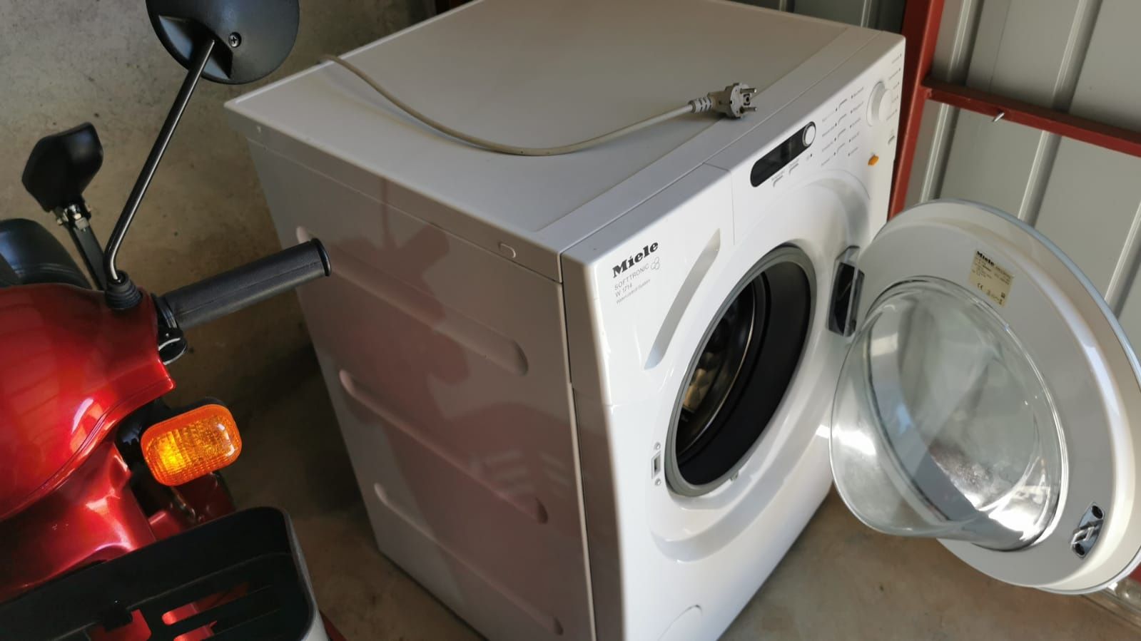 Mașina de spălat Miele w1714