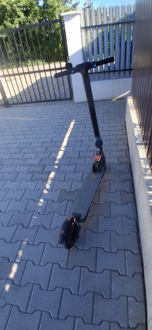 Vând trotineta Electrica kukirin S1 Pro