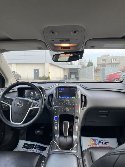 Opel Ampera Plug-In Hybrid 2012