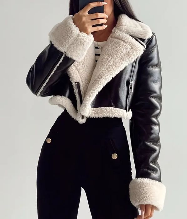 Женская куртка стильная