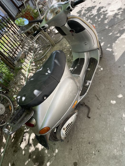 Vand Scuter Piaggio Vespa