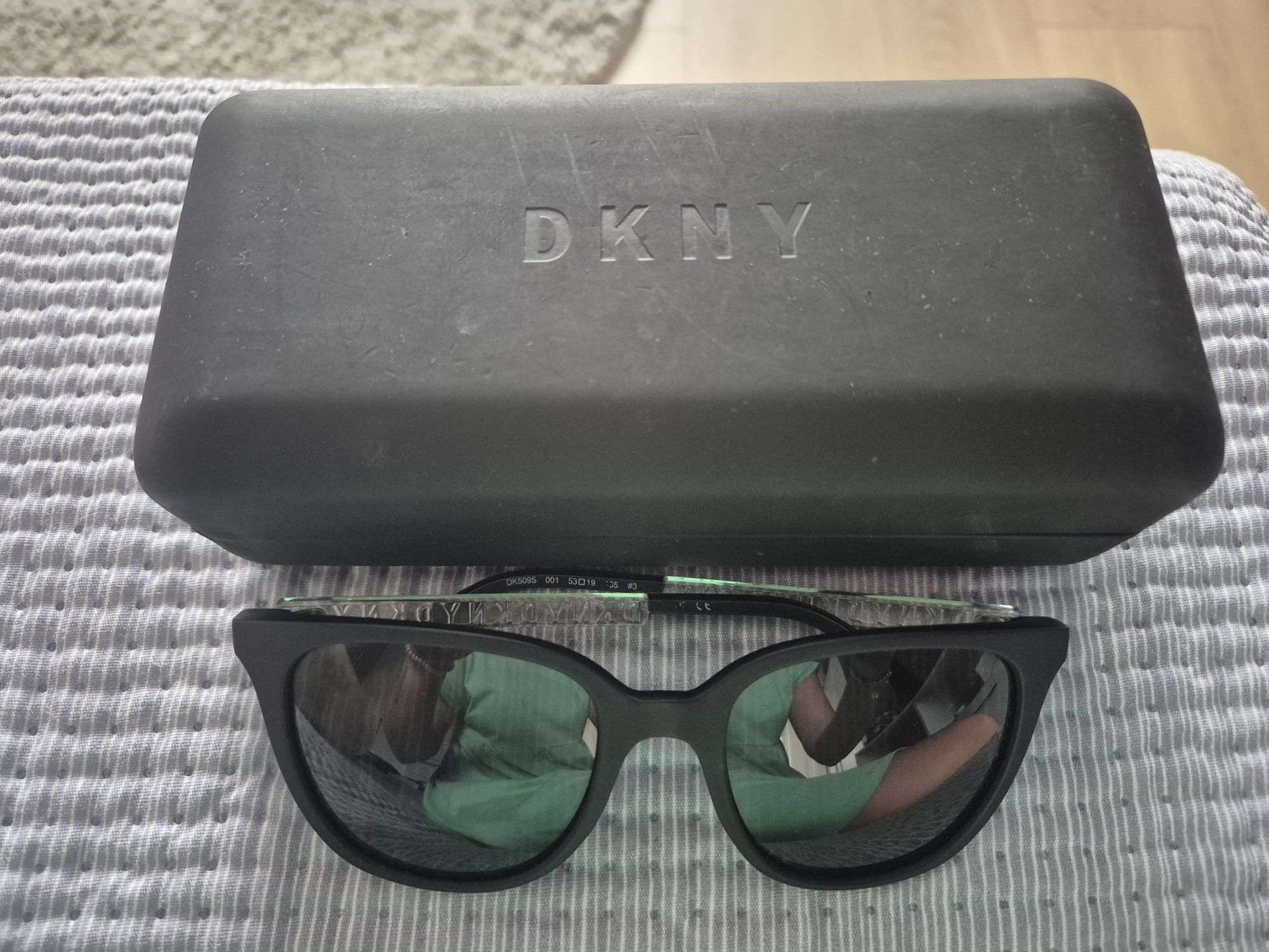 Слънчеви очила DKNY
