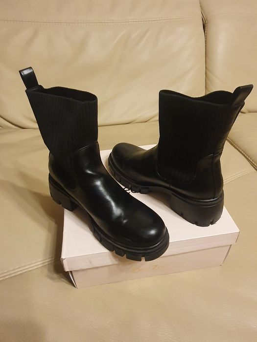 Обувки тип боти, ботушки- черни