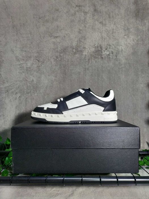 Valentino Garavani marimea 45