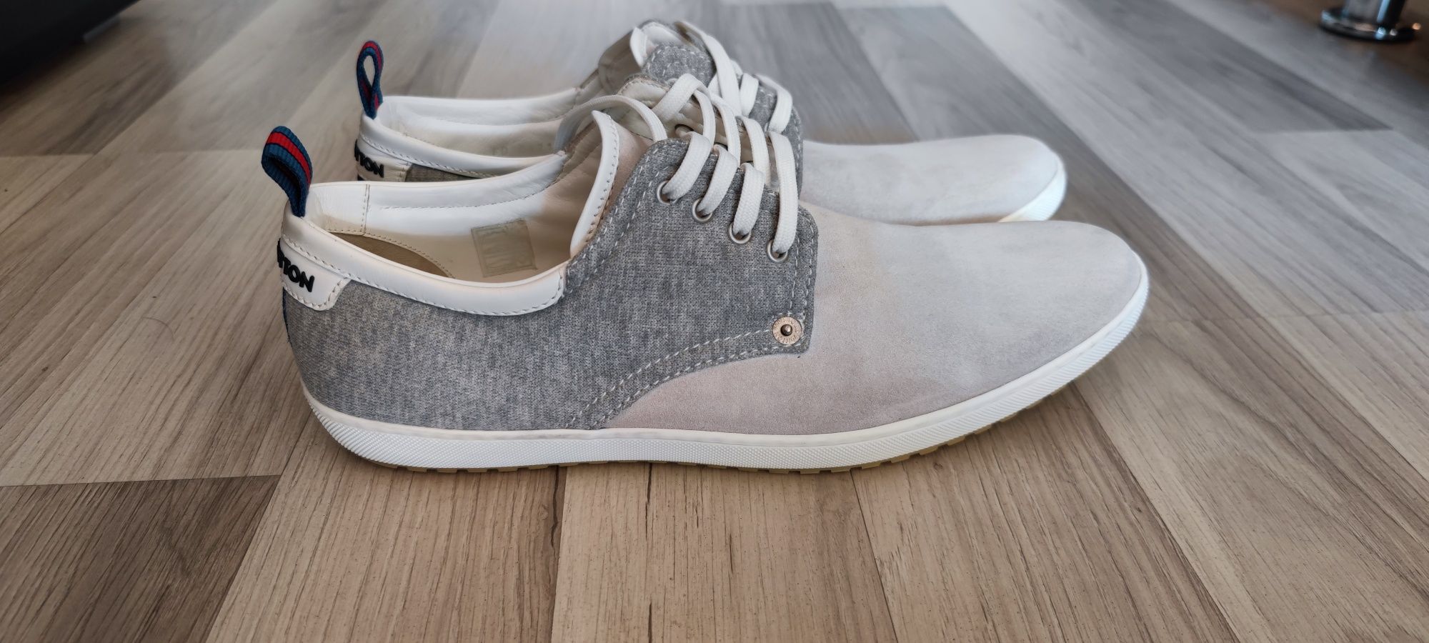 Vând sneakers Louis Vuitton 43