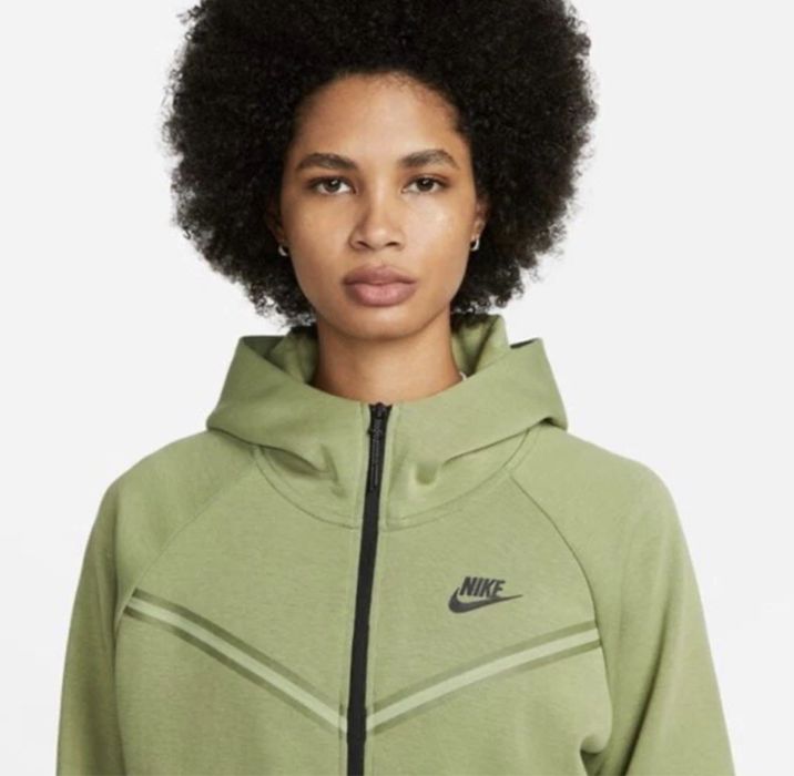Дамско горнище Nike Tech Fleece Alligator Green - размер M