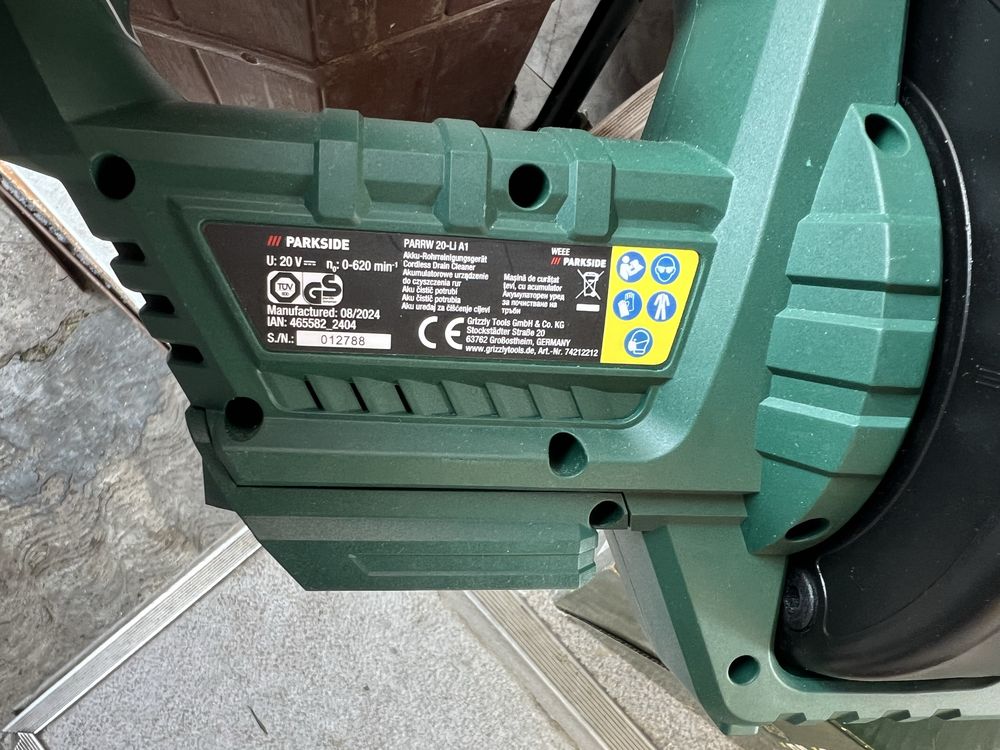 Masina de curatat si desfundat  tevi pe acumulator Parkside