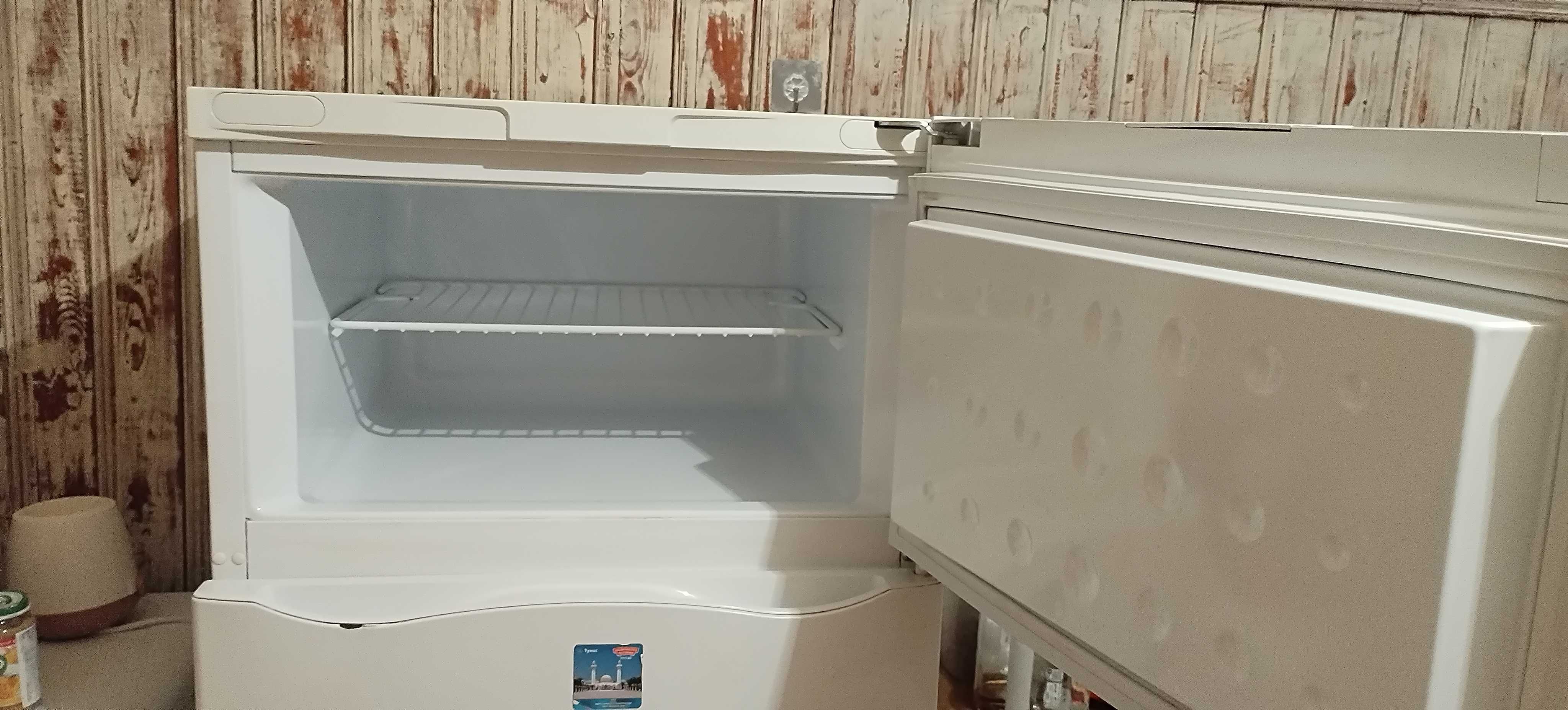 Хладилник INDESIT