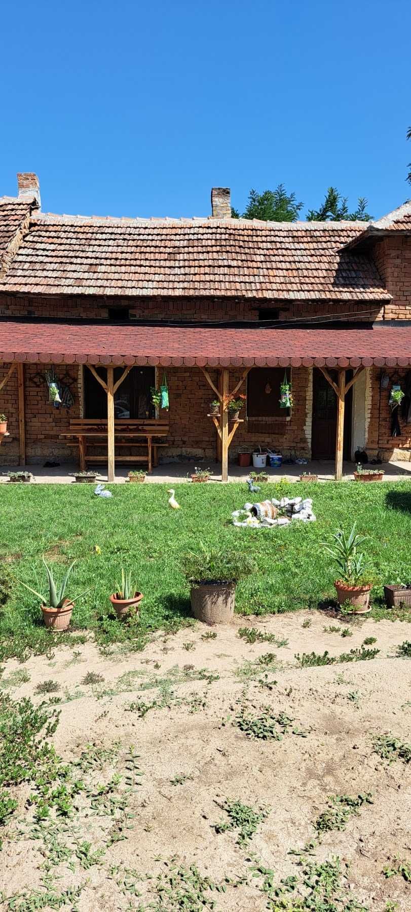 Продава къща в с.Искър
