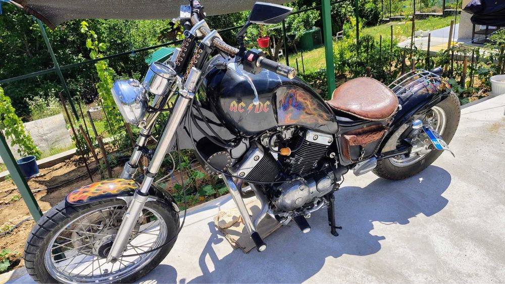 Продавам къстъм мотор Yamaha Virago 400cc. 1999г.