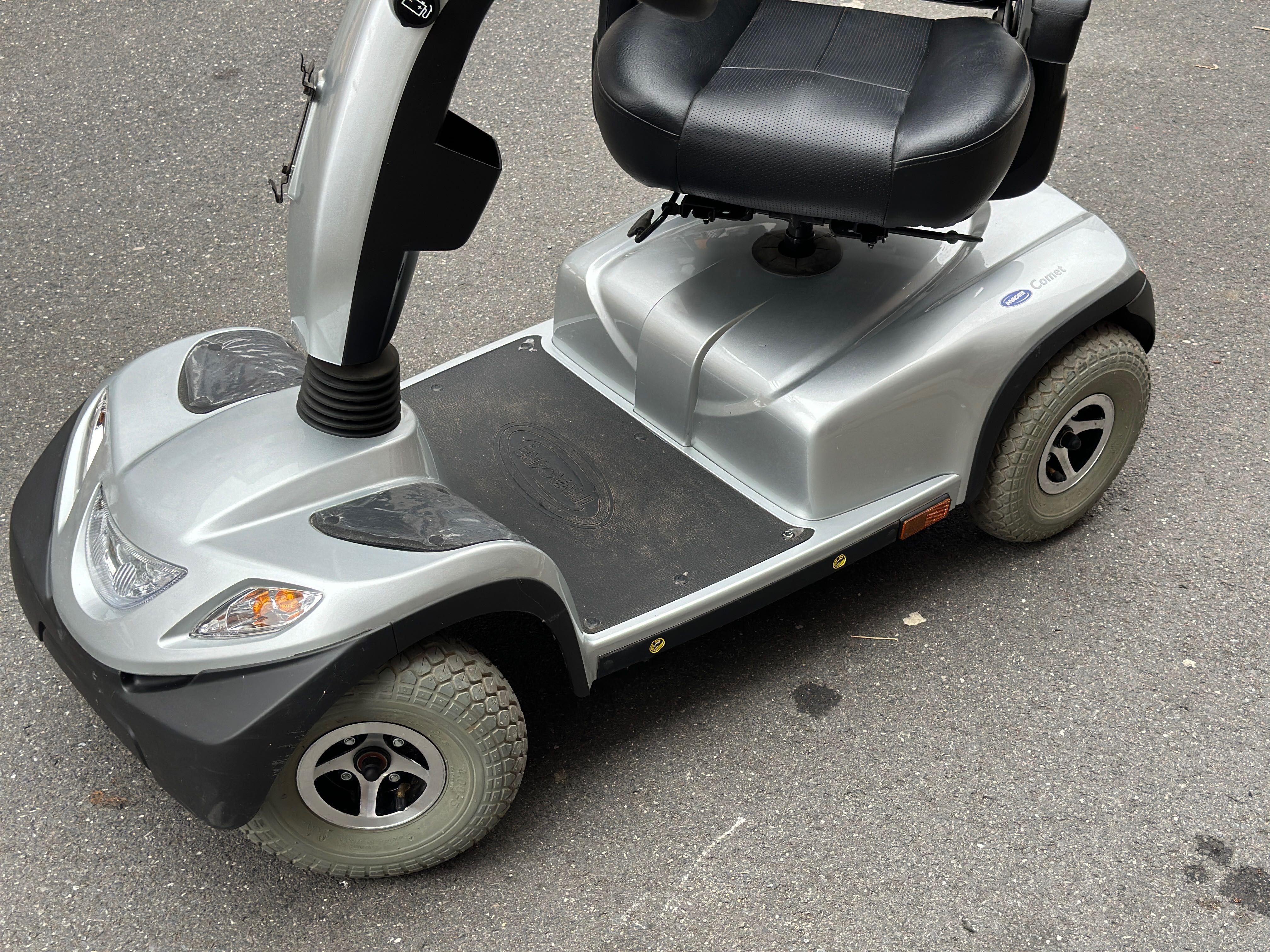 Scooter, cărucior electric, mobilitate redusa / handicap locomotor