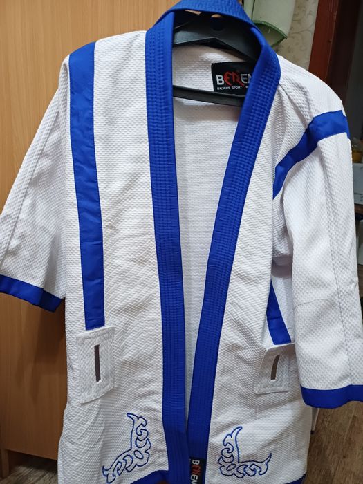 Продам кимано, пояс, шорты все есть