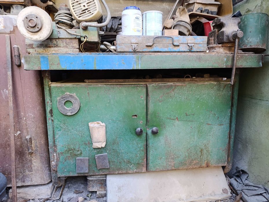 Верстак, тиски, точилка