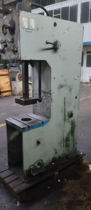 Strung/ presă hidraulică/ mașină de rectificat