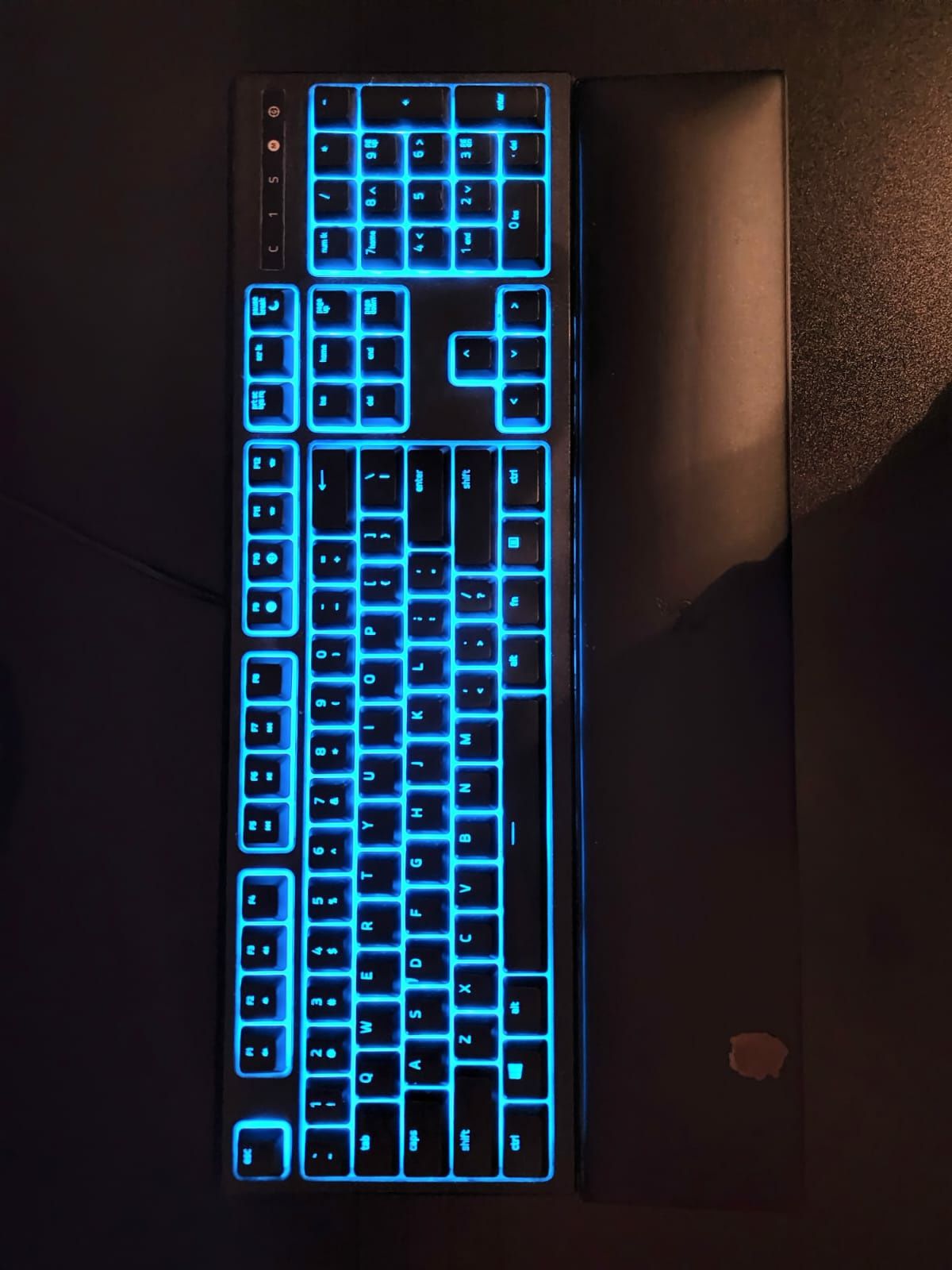 Vând tastatură gaming Razer  Ornata