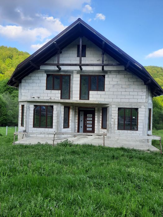 Vand casă pentru pensiune