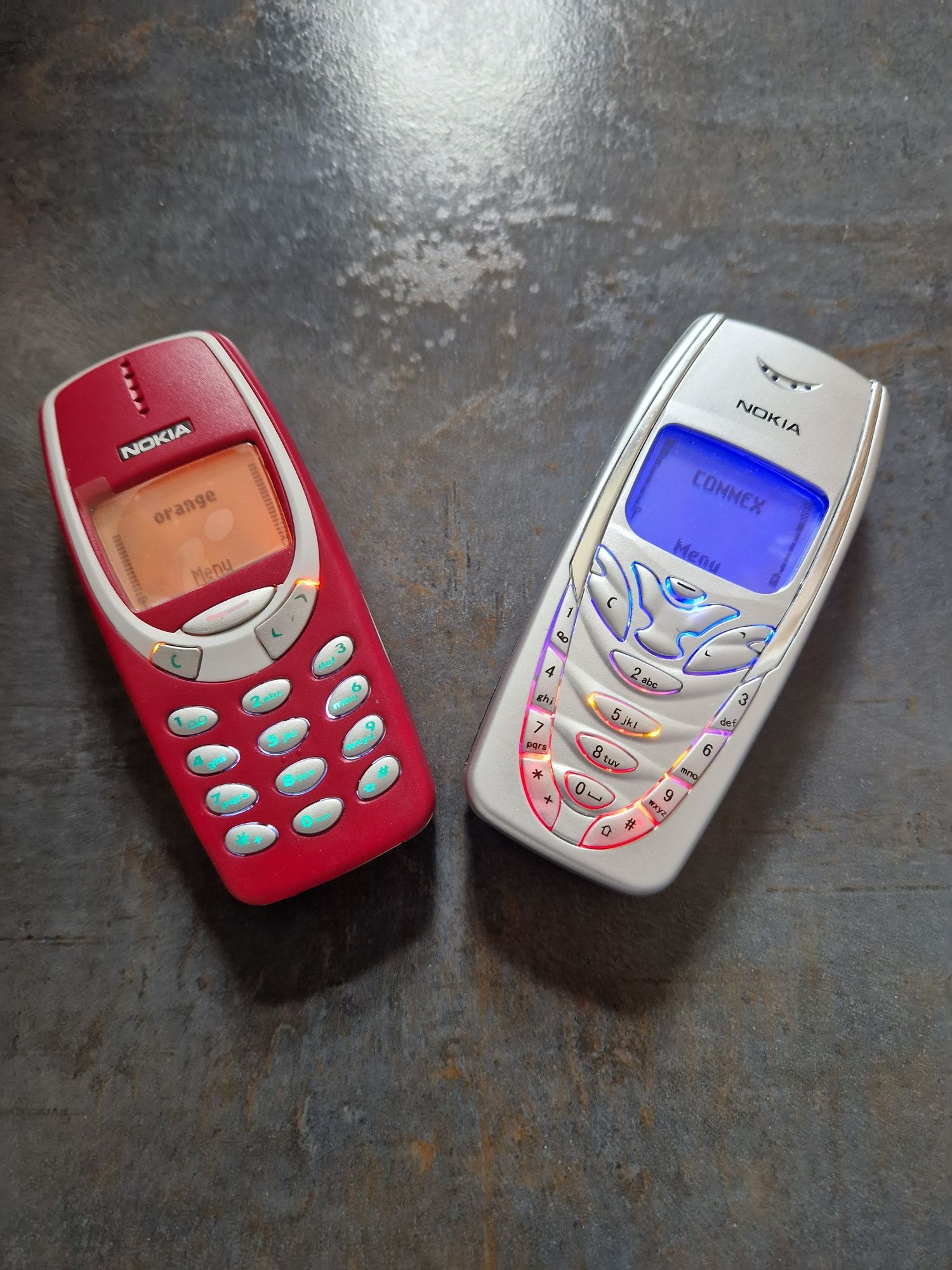 Nokia 3310 cu Wireless Charging, LEDS & Software MOD