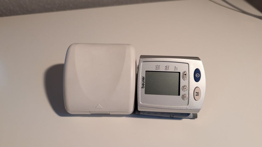 Апарат за кръвно налягане за китка Beurer BC-08