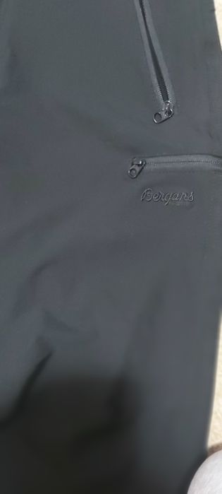 vând pantaloni Bergans of Norway