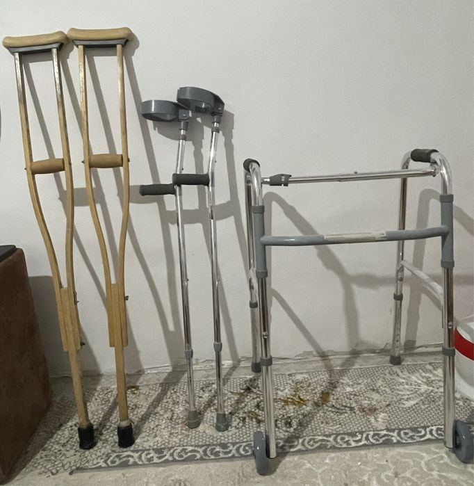 Продам костыли(ходунки) почти новые