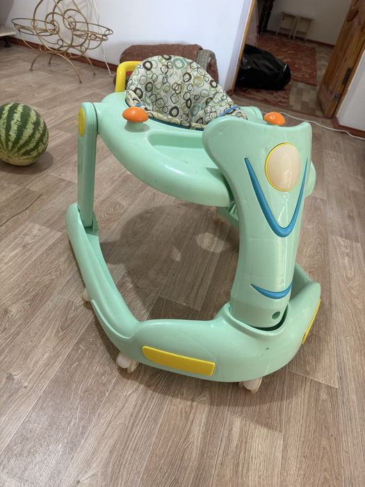Продаю детский ходунок