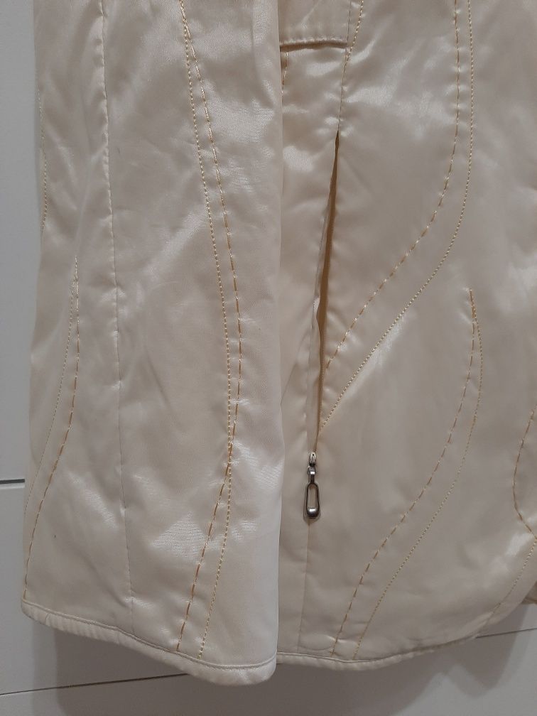 Geaca dama Steilmann, alb crem, conditii excelente, purtata de 2-3 ori