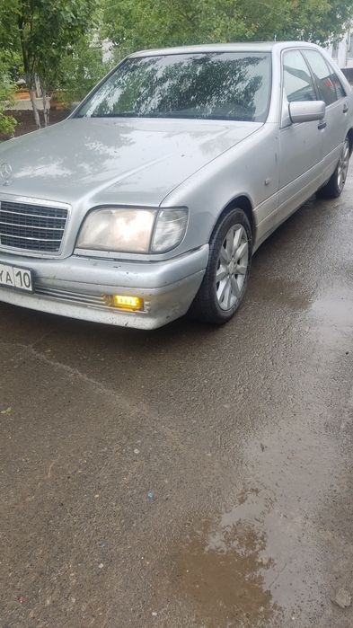 Продам машину Мерседес 140