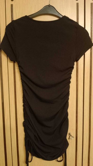 Две къси роклички