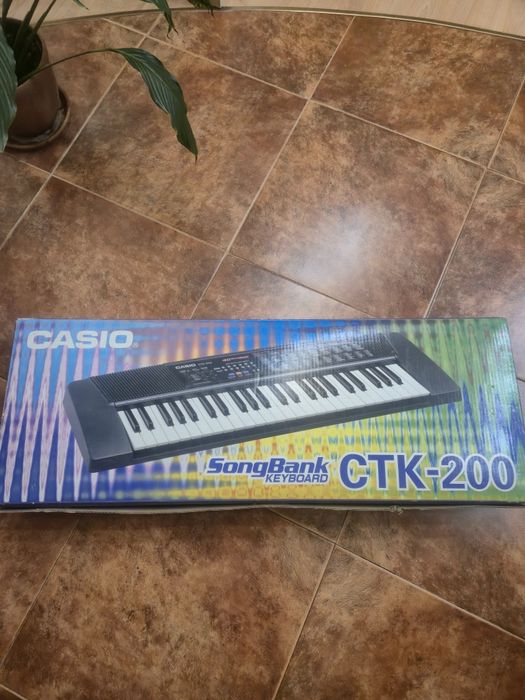 Синтезатор CASIO CTK-200 .Ползван