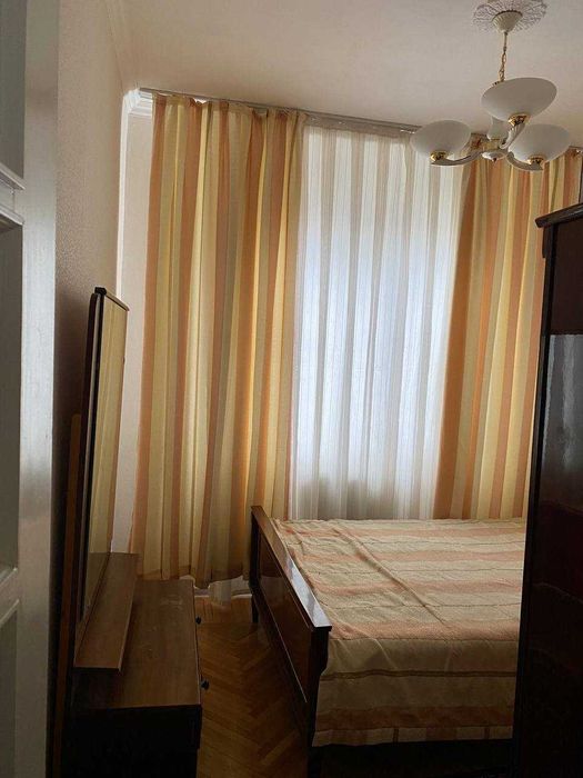 Сдам евро квартиру на Садыка Азимова ц1