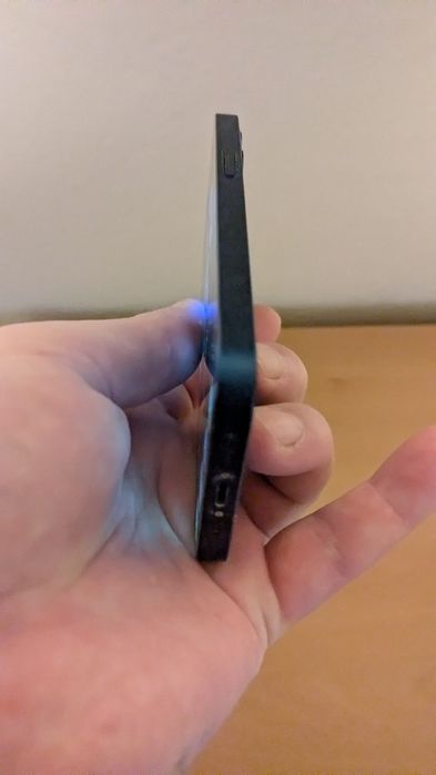 продавам iphone 12 mini