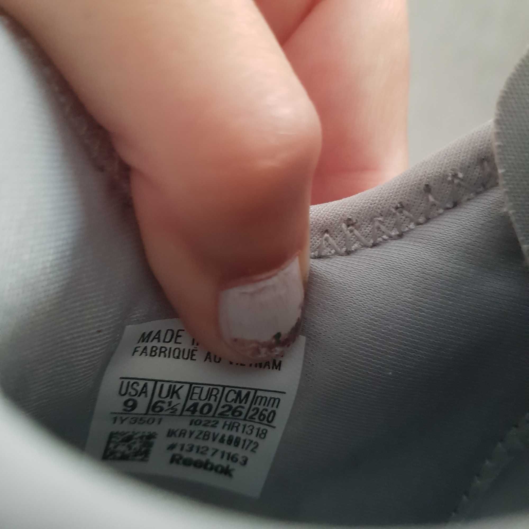 Нови маратонки REEBOK