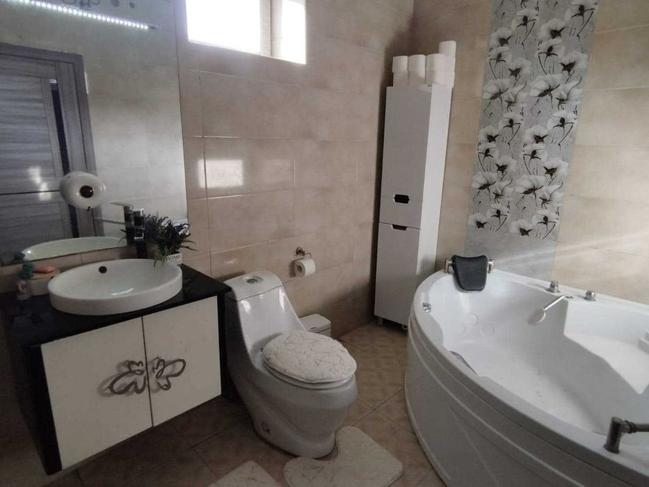 Продается надежный и уютный дом в отличном районе!