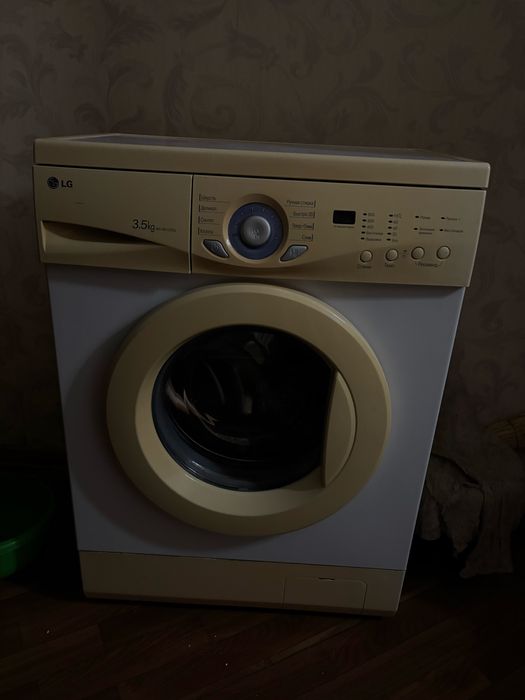 Стиральная машина LG 3.5 кг, в хорошем состоянии