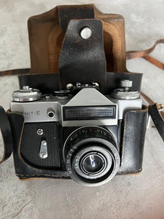 Продам фотоаппарат Zenit E в хорошем состоянии