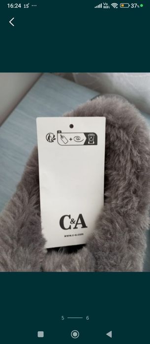Ghete noi cu blană, mărimea 41, marca C &A