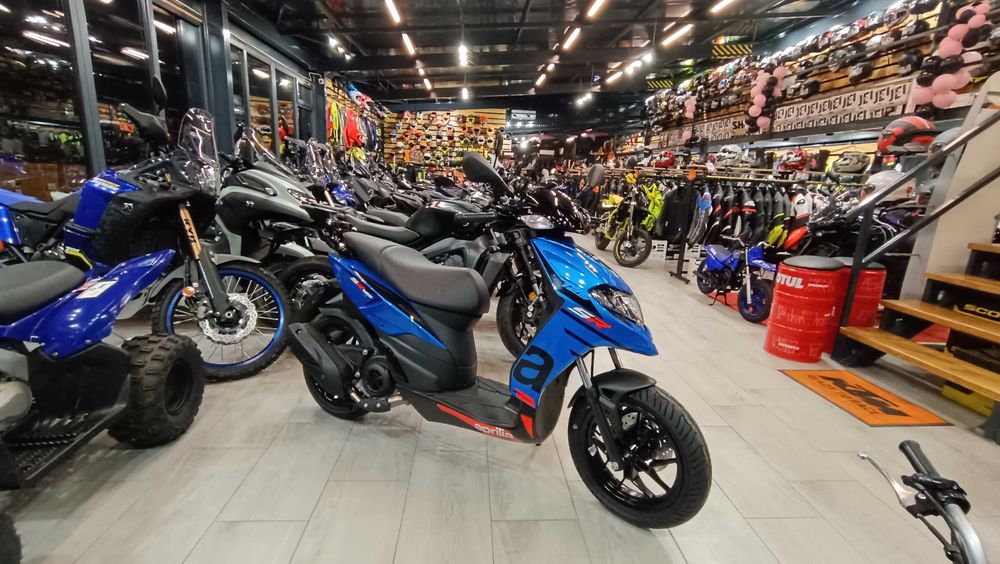 Aprilia SR 125 CBS-se conduce cu B-stoc EST BIKE Campina