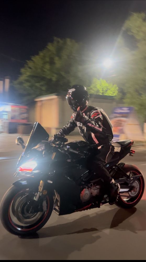 Motosikl Qj moto 600 rr sotilad
