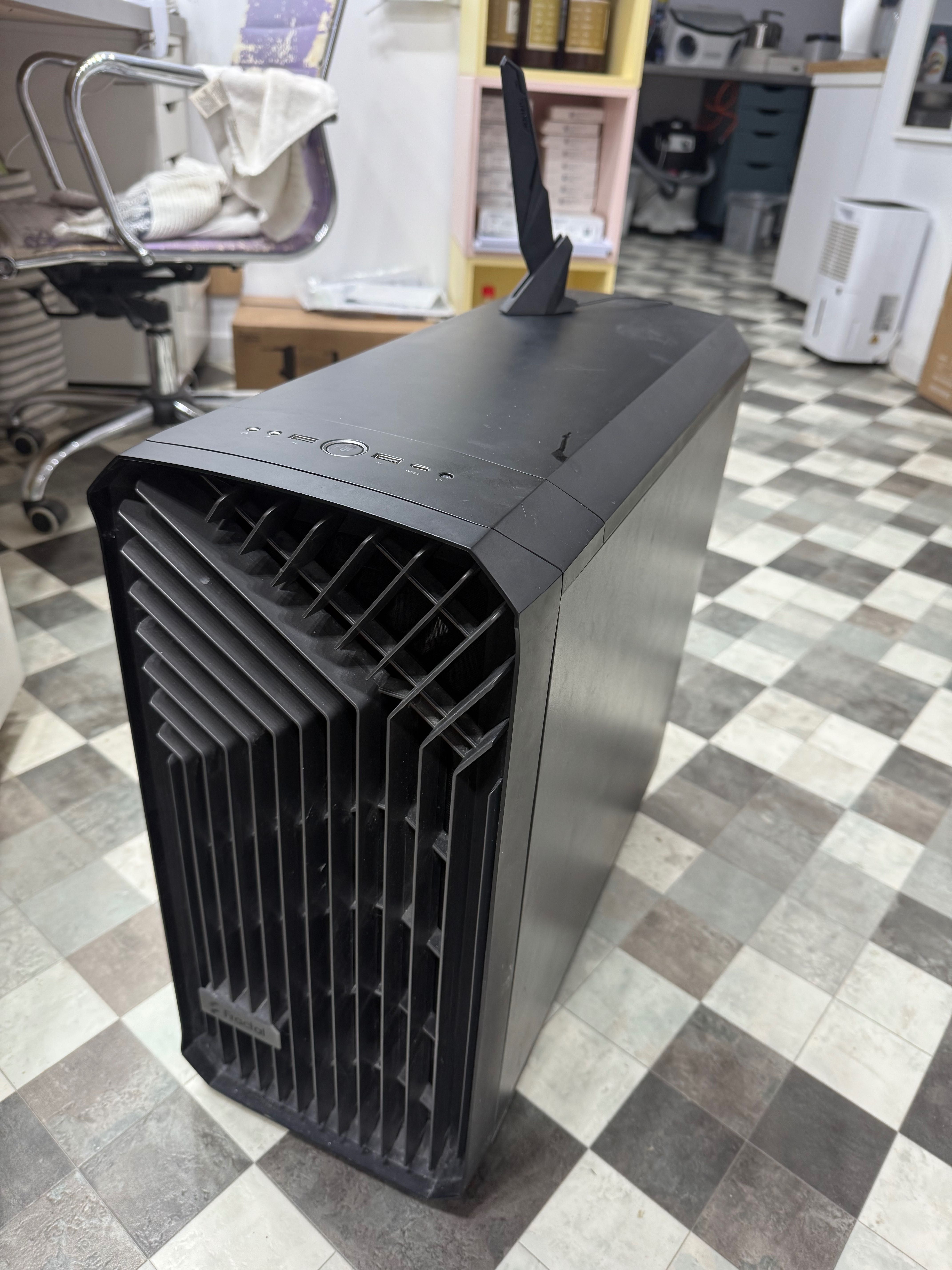 Sistem Gaming – RTX 3060 Ti, Ryzen 7 5800X, 16GB RAM, SSD 1TB